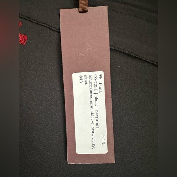 Chloe Oliver Embroidered Mini Skirt with Drawstring, Black, Neoprene, Sz Small - Picture 7 of 8